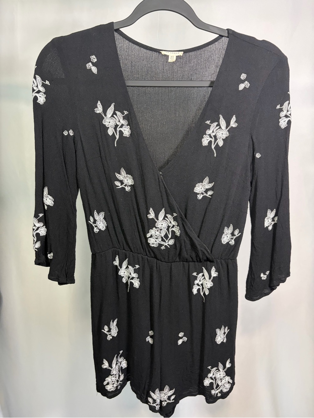 En Crème Black Floral Embroidered Wrap Romper XS
